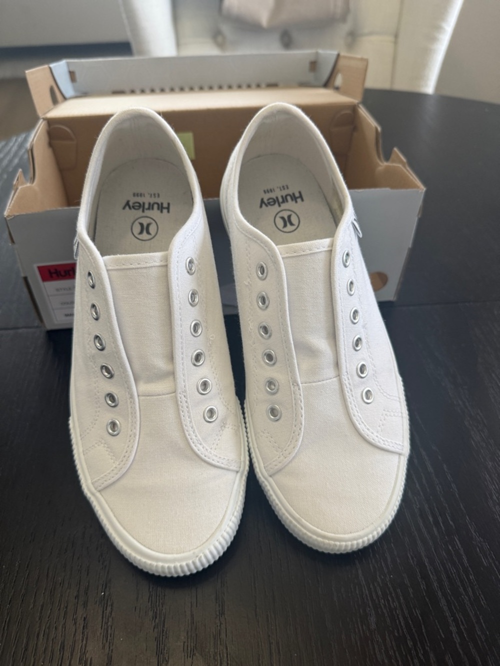 Hurley Chloe Sneakers - Low Top Casual Shoe